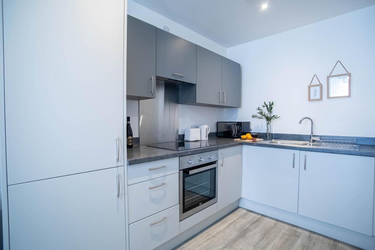 Luxury Apartments Available Next To Train Station - The Wallgate Apartments Wigan - Free Parking المظهر الخارجي الصورة