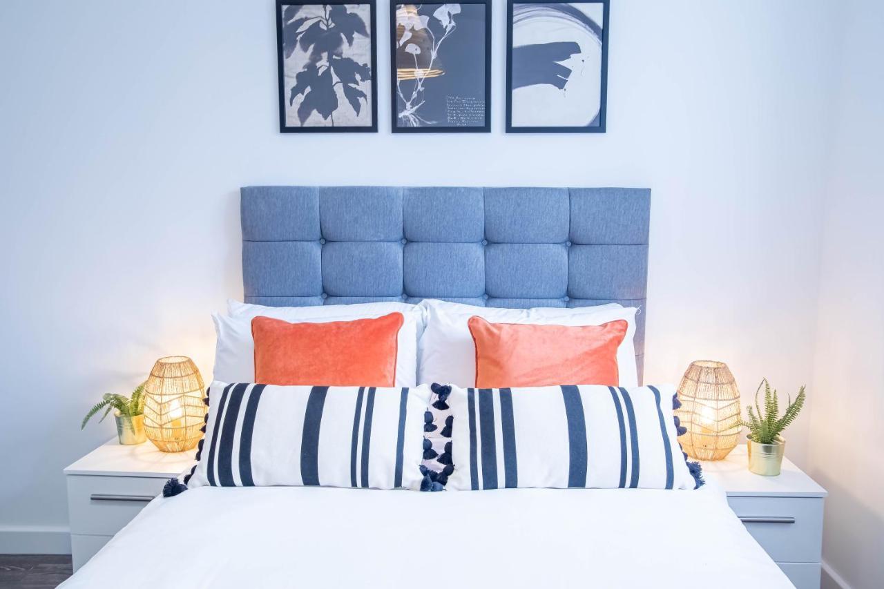 Luxury Apartments Available Next To Train Station - The Wallgate Apartments Wigan - Free Parking المظهر الخارجي الصورة