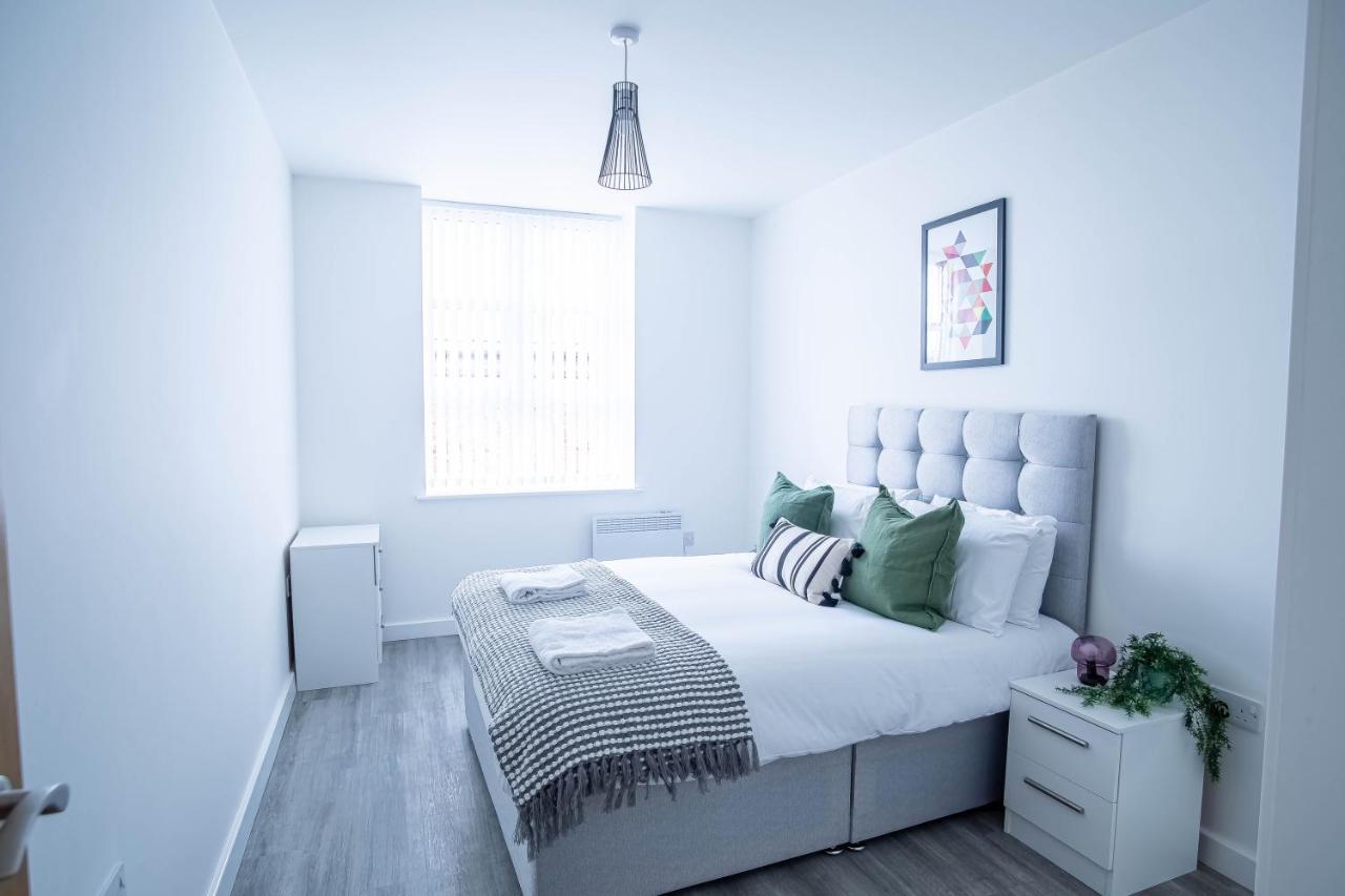 Luxury Apartments Available Next To Train Station - The Wallgate Apartments Wigan - Free Parking المظهر الخارجي الصورة
