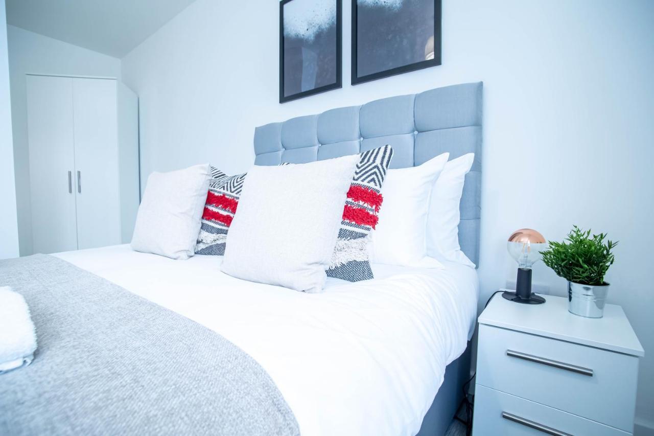 Luxury Apartments Available Next To Train Station - The Wallgate Apartments Wigan - Free Parking المظهر الخارجي الصورة