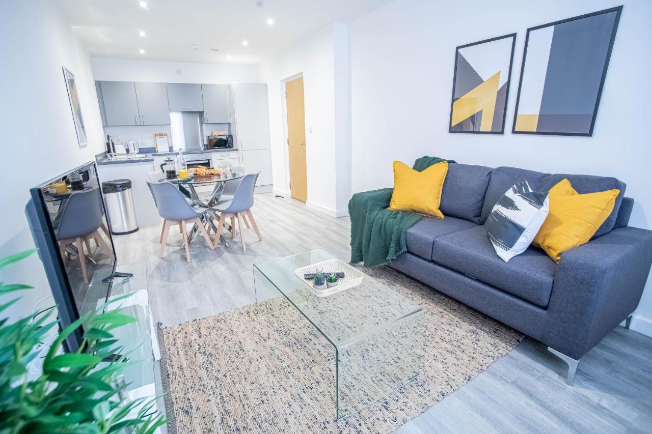 Luxury Apartments Available Next To Train Station - The Wallgate Apartments Wigan - Free Parking المظهر الخارجي الصورة