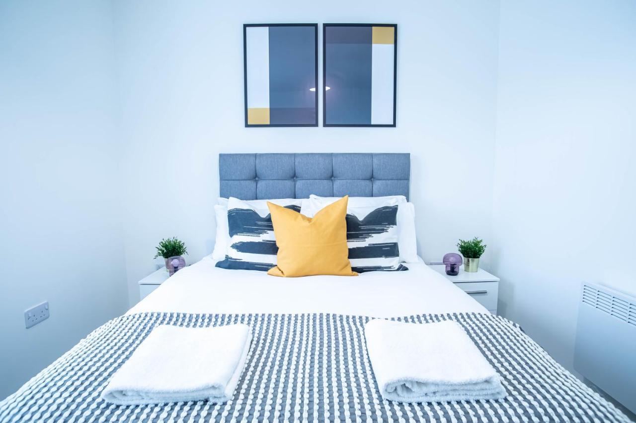 Luxury Apartments Available Next To Train Station - The Wallgate Apartments Wigan - Free Parking المظهر الخارجي الصورة