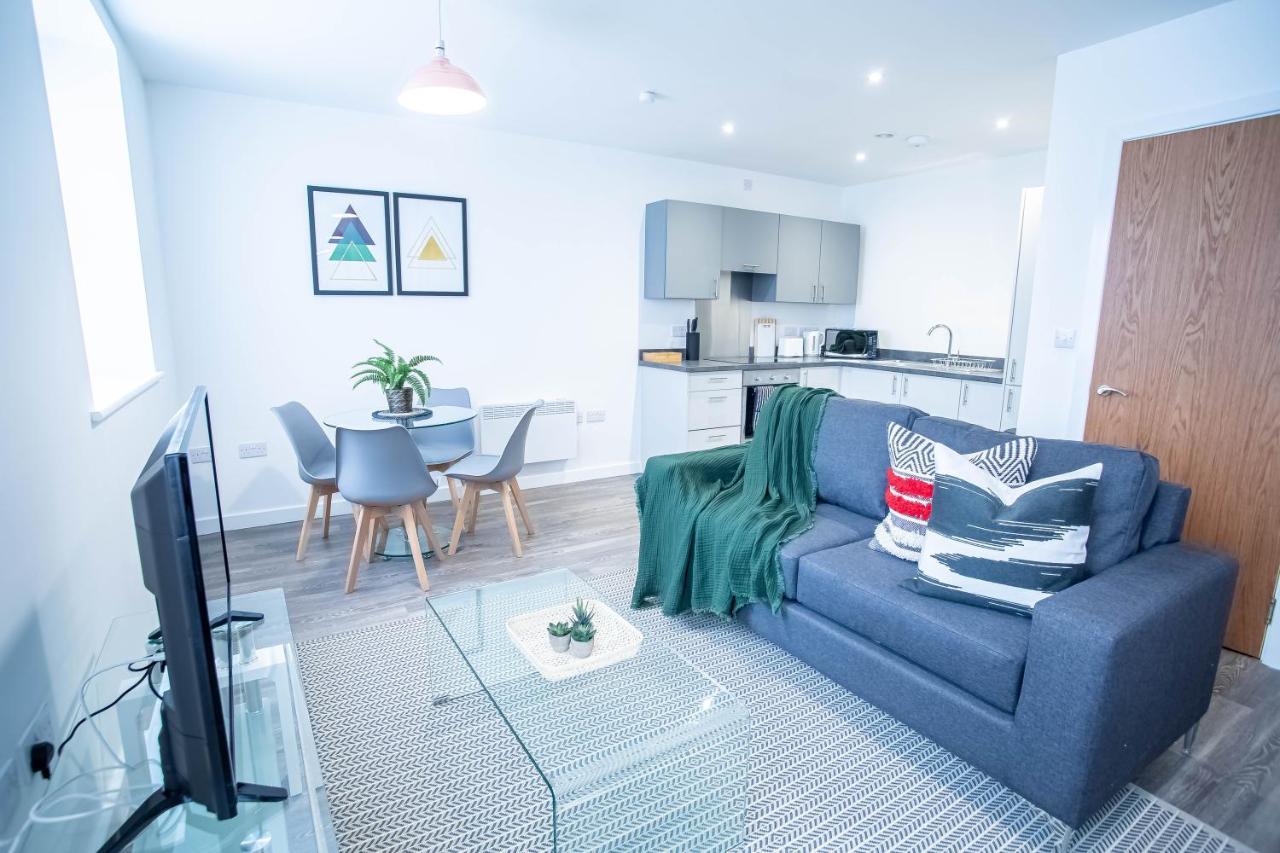 Luxury Apartments Available Next To Train Station - The Wallgate Apartments Wigan - Free Parking المظهر الخارجي الصورة