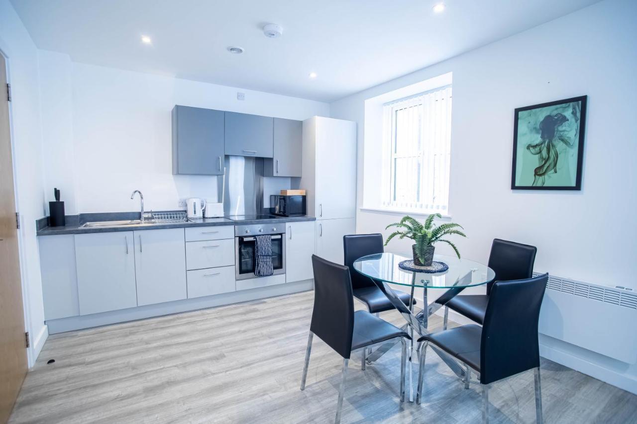 Luxury Apartments Available Next To Train Station - The Wallgate Apartments Wigan - Free Parking المظهر الخارجي الصورة