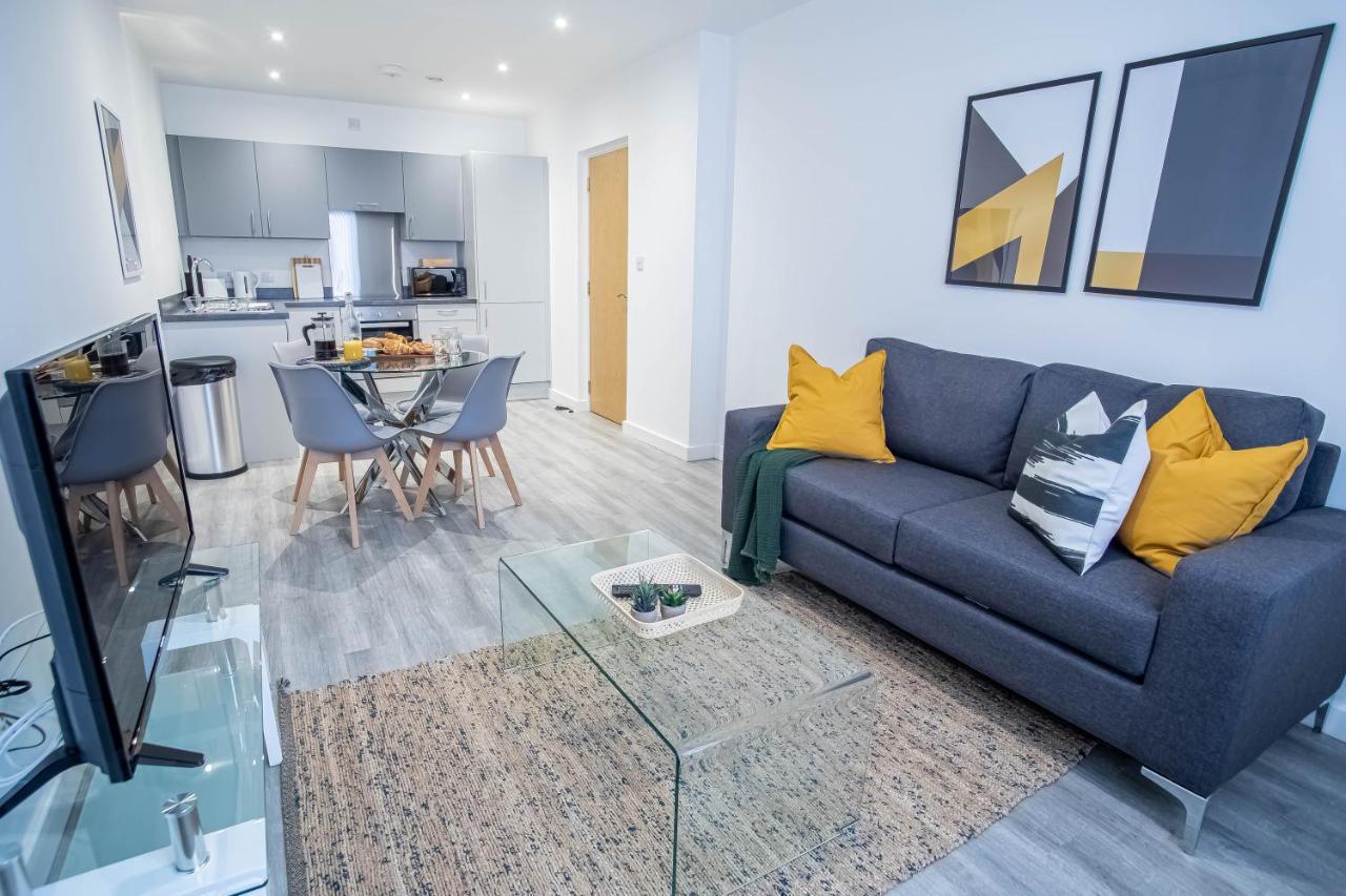 Luxury Apartments Available Next To Train Station - The Wallgate Apartments Wigan - Free Parking المظهر الخارجي الصورة