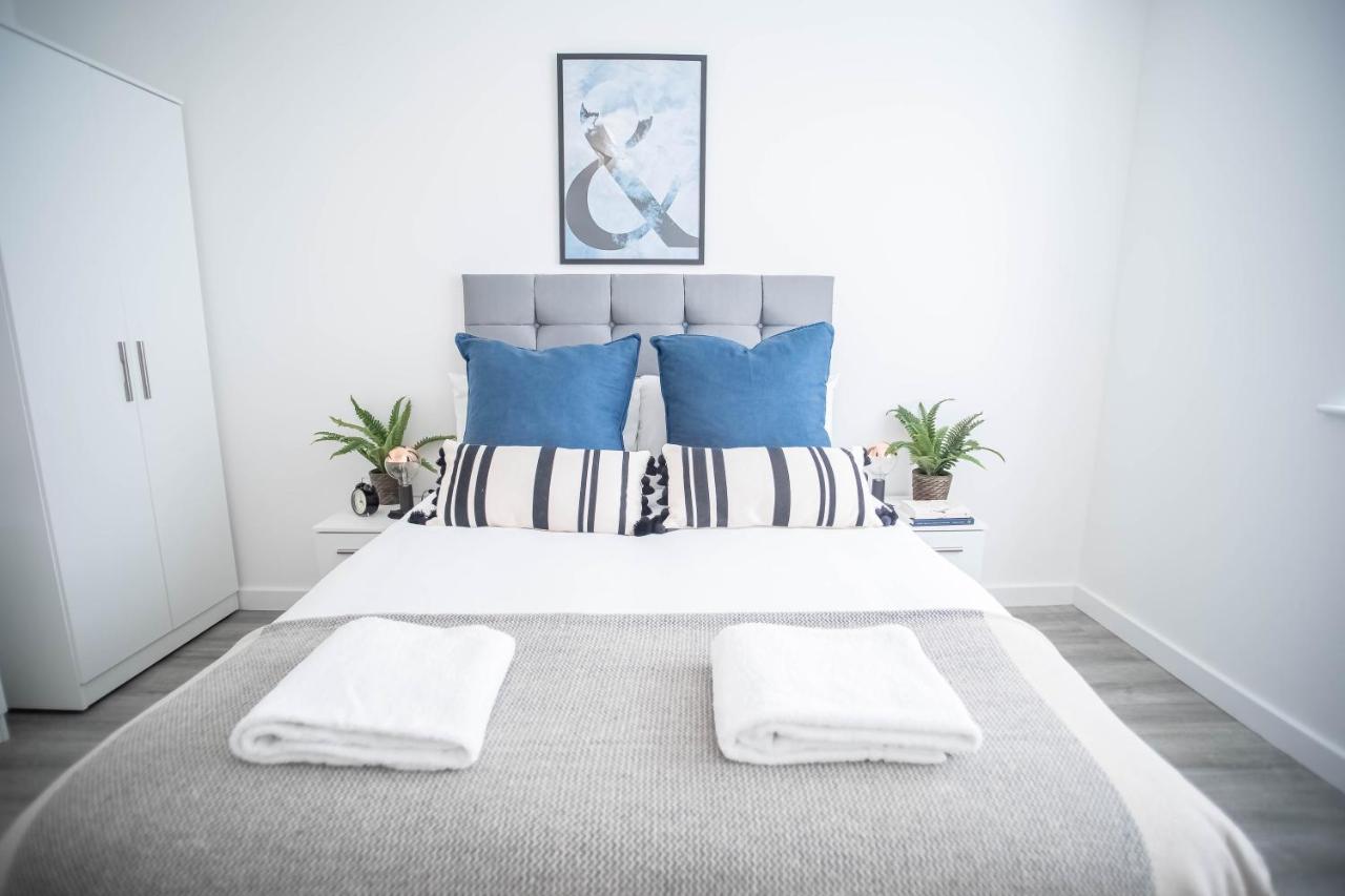 Luxury Apartments Available Next To Train Station - The Wallgate Apartments Wigan - Free Parking المظهر الخارجي الصورة