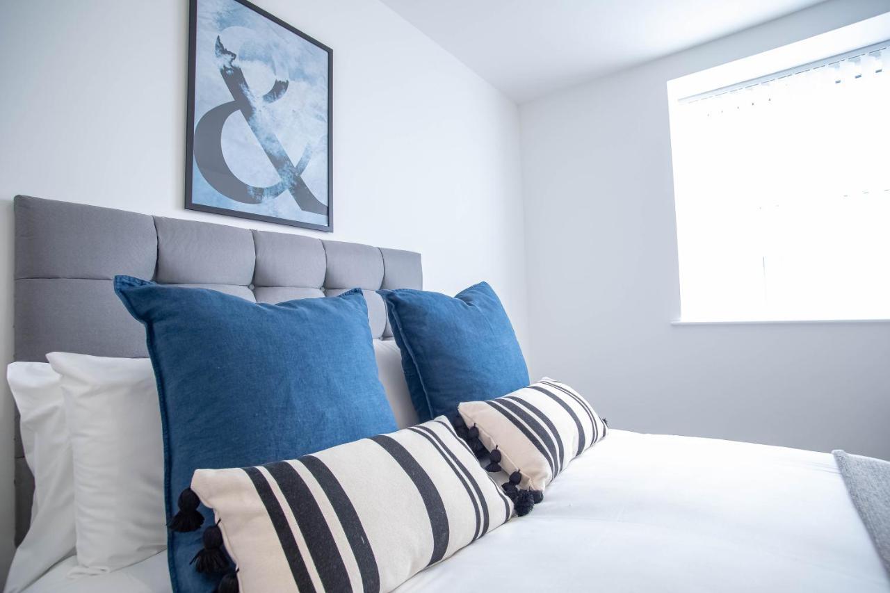 Luxury Apartments Available Next To Train Station - The Wallgate Apartments Wigan - Free Parking المظهر الخارجي الصورة