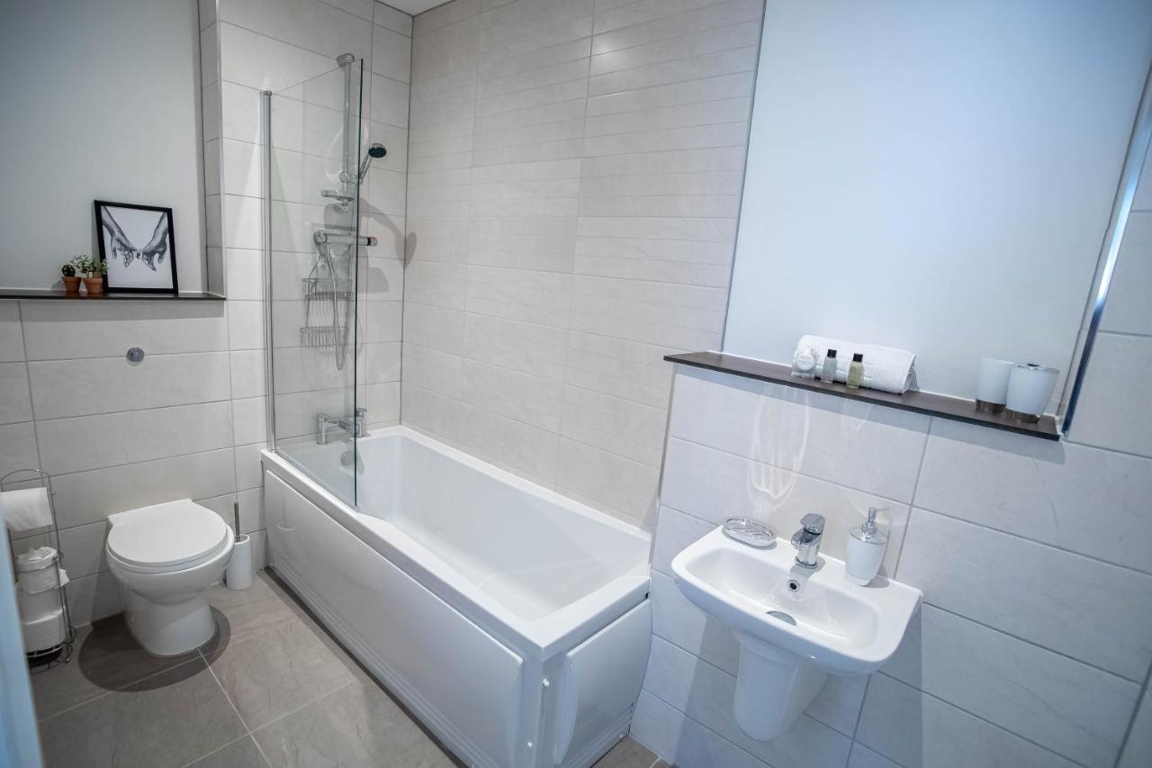 Luxury Apartments Available Next To Train Station - The Wallgate Apartments Wigan - Free Parking المظهر الخارجي الصورة