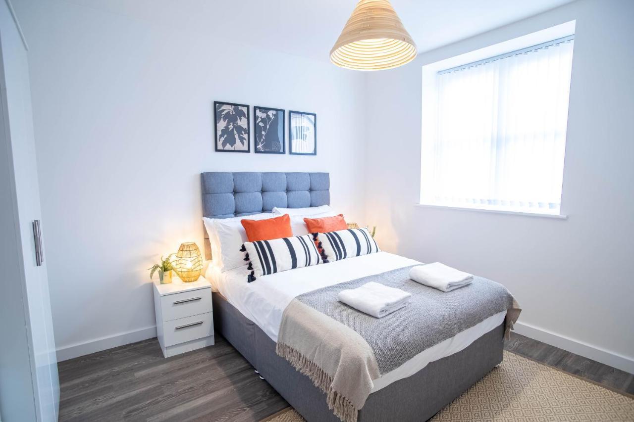 Luxury Apartments Available Next To Train Station - The Wallgate Apartments Wigan - Free Parking المظهر الخارجي الصورة