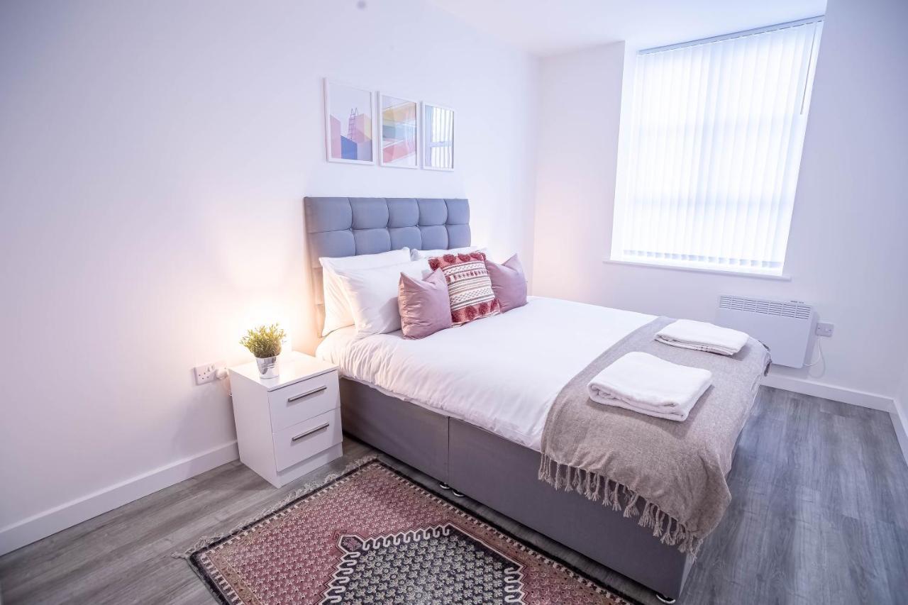 Luxury Apartments Available Next To Train Station - The Wallgate Apartments Wigan - Free Parking المظهر الخارجي الصورة