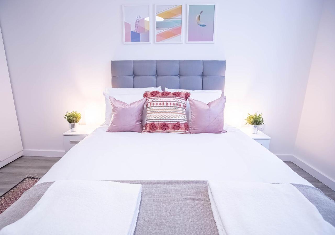 Luxury Apartments Available Next To Train Station - The Wallgate Apartments Wigan - Free Parking المظهر الخارجي الصورة