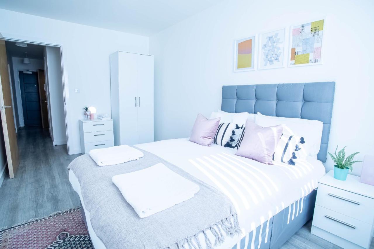 Luxury Apartments Available Next To Train Station - The Wallgate Apartments Wigan - Free Parking المظهر الخارجي الصورة