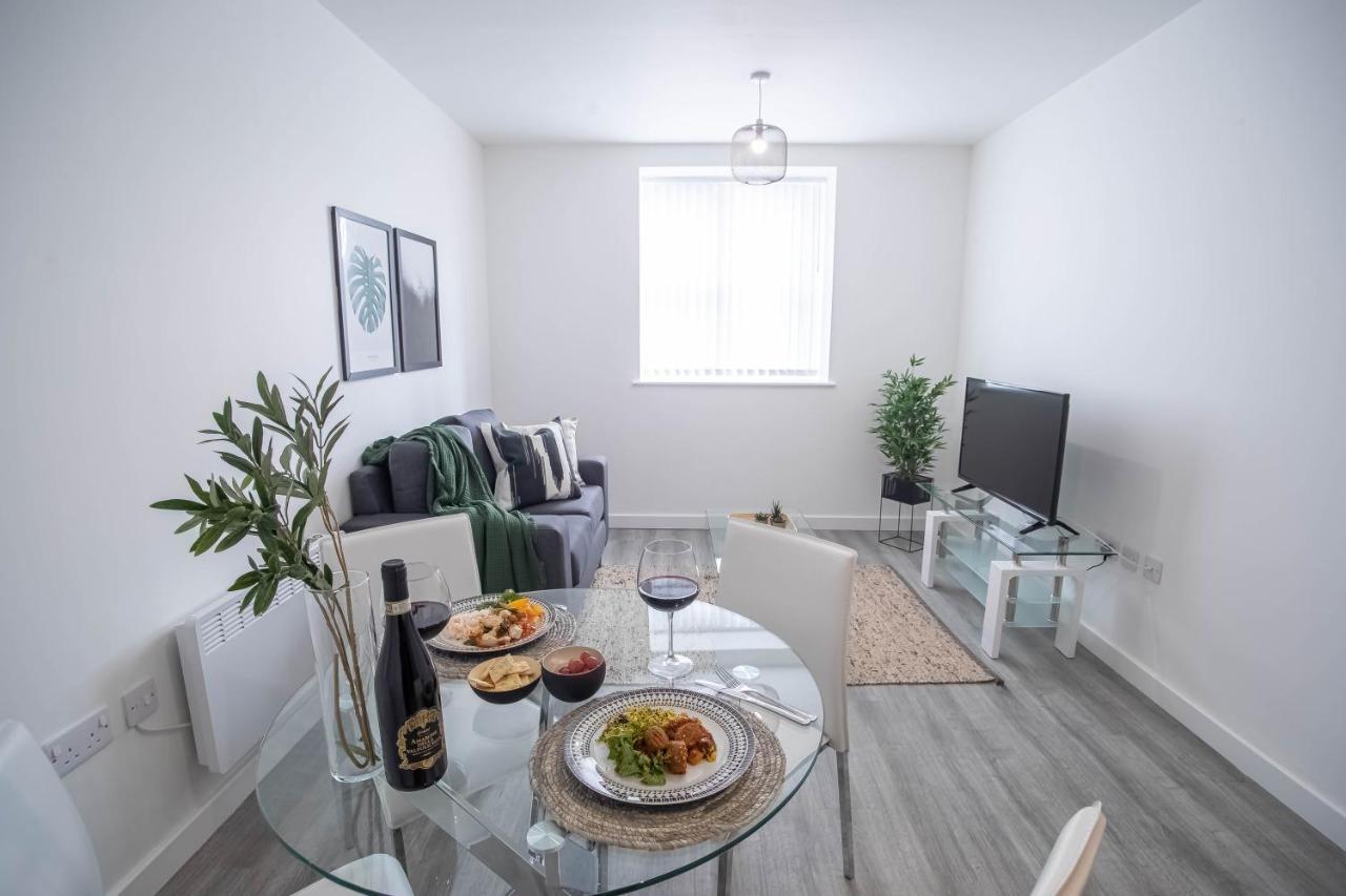 Luxury Apartments Available Next To Train Station - The Wallgate Apartments Wigan - Free Parking المظهر الخارجي الصورة